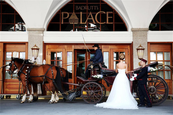 拜德鲁特斯皇宫酒店 圣母像前的婚礼仪式