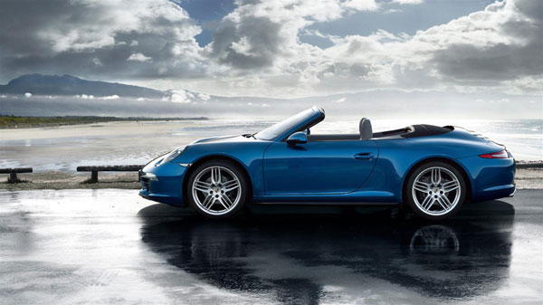 保时捷911 Carrera 4 Cabriolet 动感而优雅