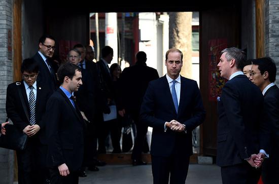 2015年3月2日,英国剑桥公爵威廉王子在北京参观北京史家胡同博物馆