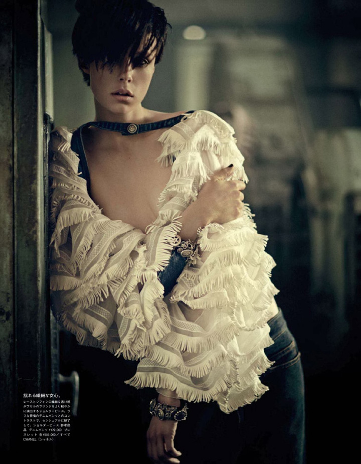 Edie Campbell《Vogue》日本版2014年8月号