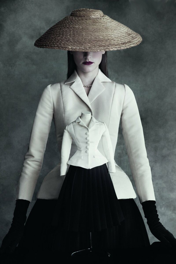 迪奥全新《Dior：New Couture》摄影集