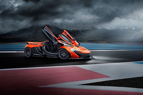 McLaren P1 特殊碳纤维涂装高调现身