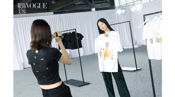  与新面孔相遇，用多元化理念碰撞全新时代 ——《服饰与美容 VOGUE》空降成都，打造新形式线下体验活动