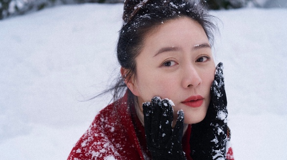 雪中美人田海蓉，雪韵天成优雅不败