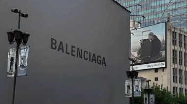 1元发卡巴黎世家卖2700元!“Balenciaga坑死”有钱人