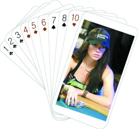 美女模特莉芙·波利(Liv Boeree)歐洲撲克巡回賽贏眾多賭神封后
