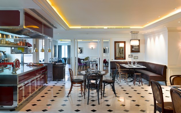 SOFITEL BANGKOK SUKHUMVIT酒店顶层餐厅L’Appart,配备顶级厨具品牌La Cornue的食炉