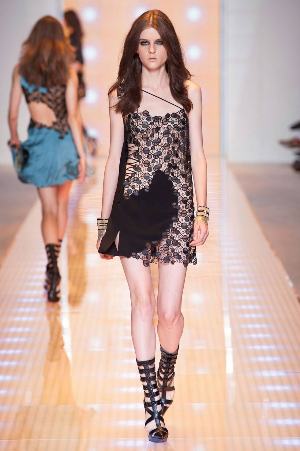 范思哲（Versace）2013 春夏米兰女装秀