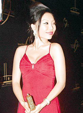 首位参加法国社交名媛舞会的中国女孩